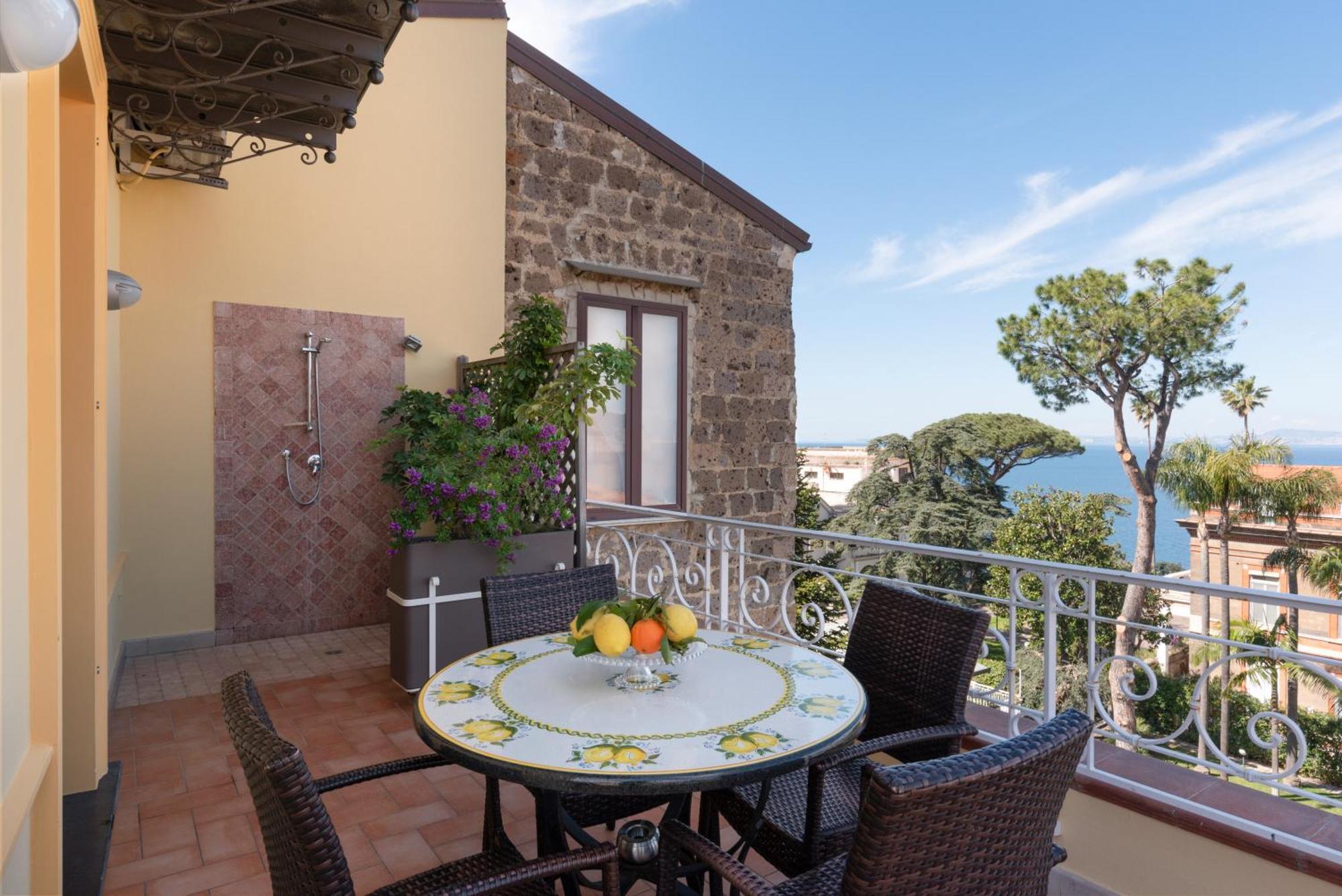 Al Centro Suites Sorrento Buitenkant foto