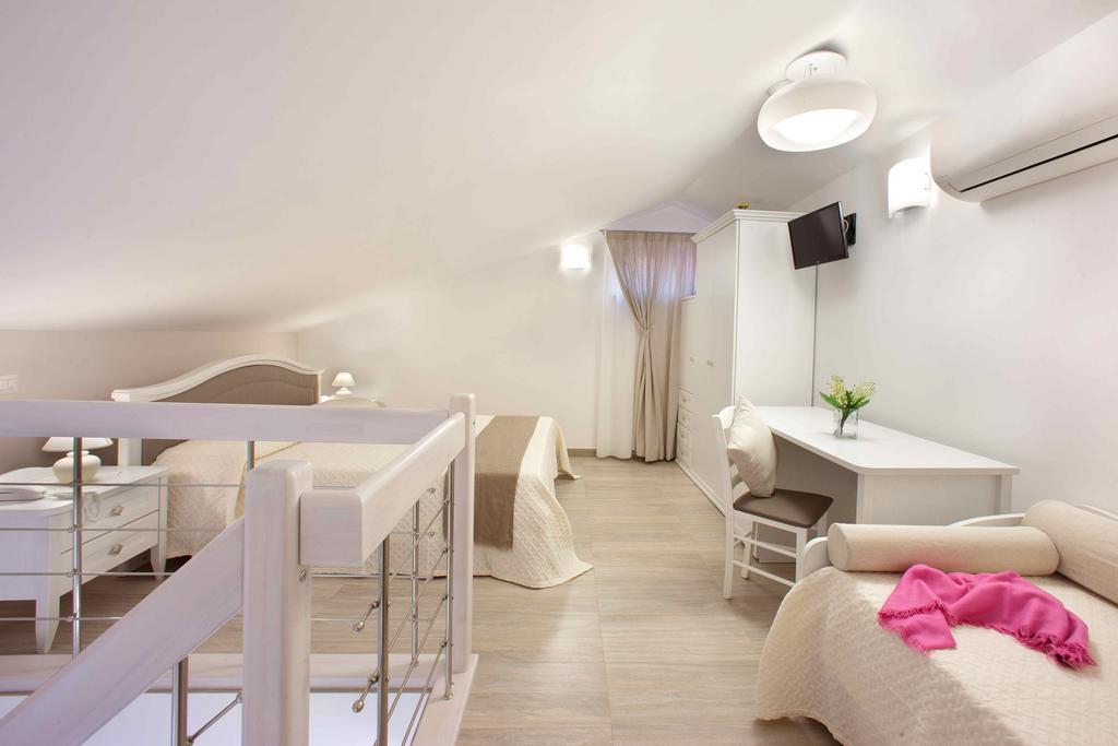 Al Centro Suites Sorrento Kamer foto